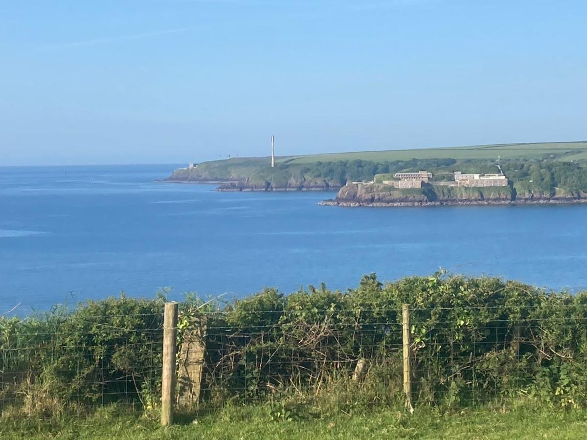 Coast Path Camping Saint Ishmaels  外观 照片