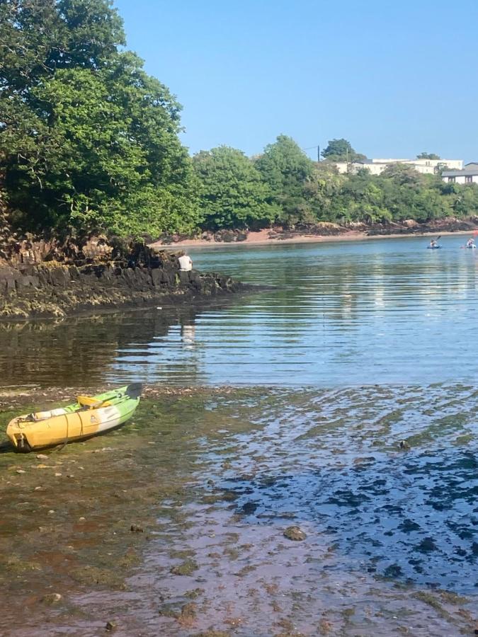 Coast Path Camping Saint Ishmaels  外观 照片